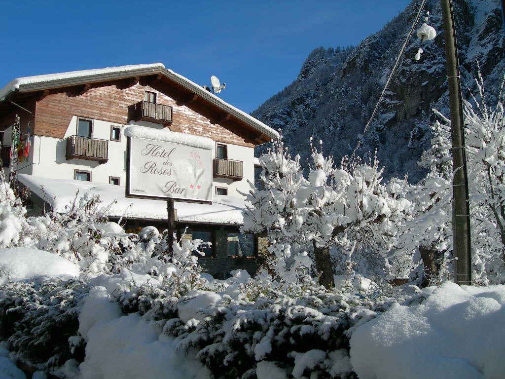 Hotel Des Roses Antey-Saint-André المظهر الخارجي الصورة